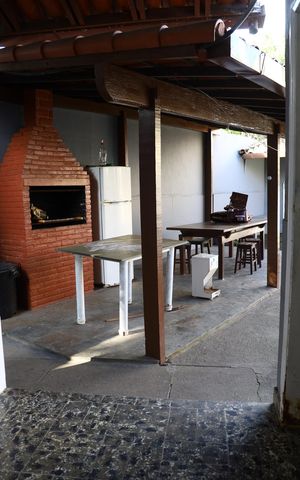 Casa para alugar com 479m², 4 quartos e 4 vagas Casa para alugar com 479m², 4 quartos e 4 vagasÁrea externa