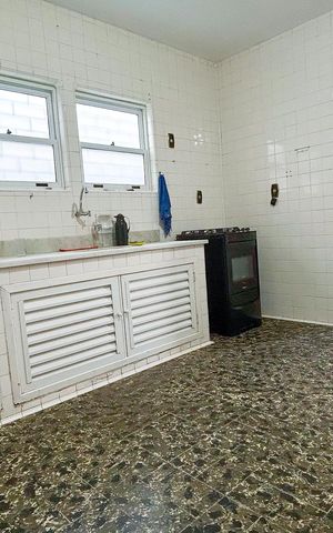 Casa para alugar com 479m², 4 quartos e 4 vagas Casa para alugar com 479m², 4 quartos e 4 vagasCozinha