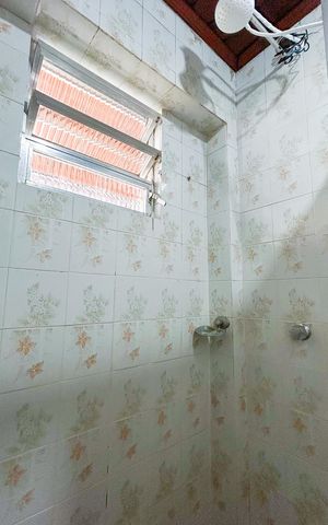 Casa para alugar com 479m², 4 quartos e 4 vagas Casa para alugar com 479m², 4 quartos e 4 vagasBanheiro da suíte 2
