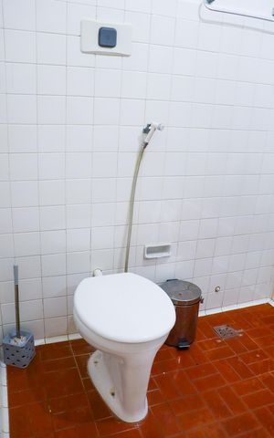 Casa para alugar com 479m², 4 quartos e 4 vagas Casa para alugar com 479m², 4 quartos e 4 vagasBanheiro social