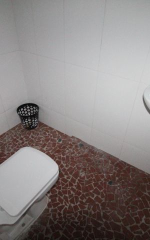 Apartamento para alugar com 60m², 2 quartos e sem vagaBanheiro
