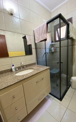 Casa à venda com 175m², 3 quartos e 4 vagas