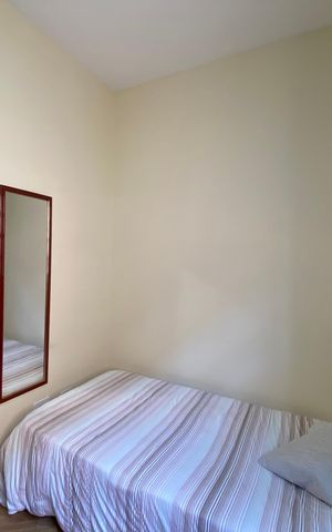Casa à venda com 175m², 3 quartos e 4 vagas Casa à venda com 175m², 3 quartos e 4 vagasQuarto 2
