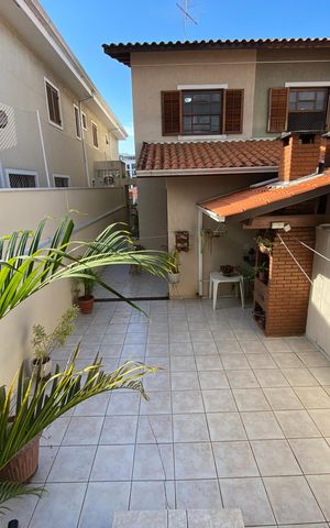 Casa à venda com 175m², 3 quartos e 4 vagas