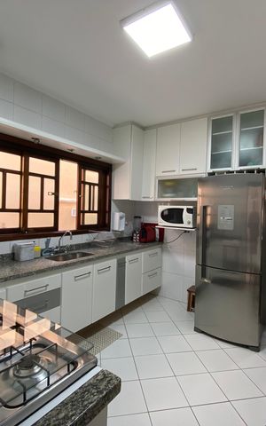 Casa à venda com 175m², 3 quartos e 4 vagas