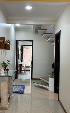 Casa à venda com 175m², 3 quartos e 4 vagas Casa à venda com 175m², 3 quartos e 4 vagasSala