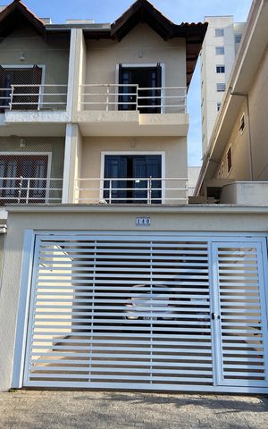 Casa à venda com 175m², 3 quartos e 4 vagas