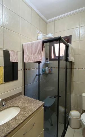 Casa à venda com 175m², 3 quartos e 4 vagas Casa à venda com 175m², 3 quartos e 4 vagasBanheiro