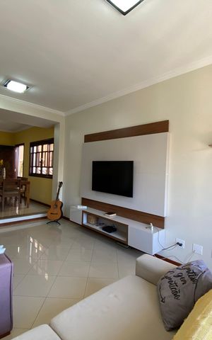 Casa à venda com 175m², 3 quartos e 4 vagas Casa à venda com 175m², 3 quartos e 4 vagasSala