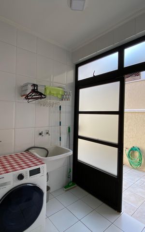Casa à venda com 175m², 3 quartos e 4 vagas
