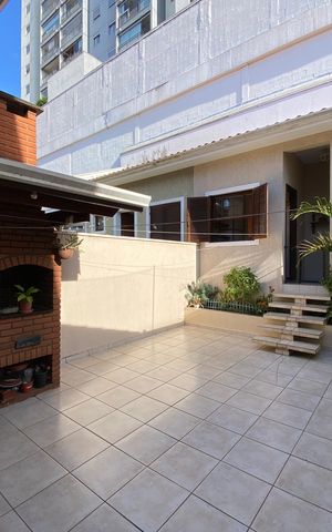 Casa à venda com 175m², 3 quartos e 4 vagas