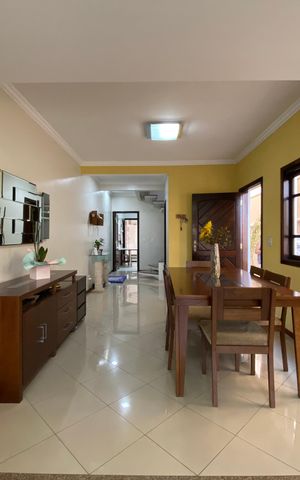 Casa à venda com 175m², 3 quartos e 4 vagas Casa à venda com 175m², 3 quartos e 4 vagasSala