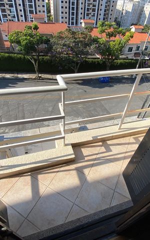 Casa à venda com 175m², 3 quartos e 4 vagas Casa à venda com 175m², 3 quartos e 4 vagasQuarto 1 - varanda