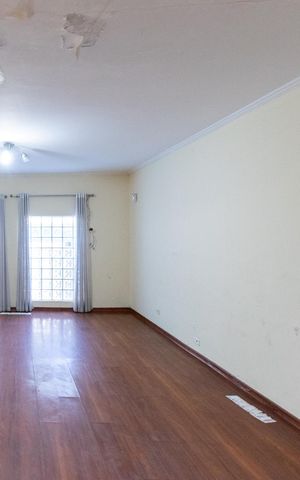 Casa à venda com 200m², 4 quartos e 2 vagasSala 