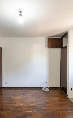Casa à venda com 200m², 4 quartos e 2 vagasSuíte