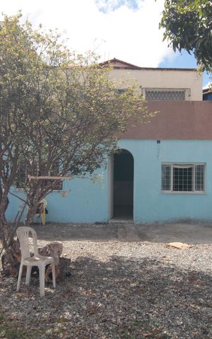 Casa à venda com 170m², 3 quartos e 6 vagasQuintal