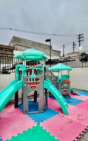 Apartamento para alugar com 48m², 2 quartos e 1 vaga Apartamento para alugar com 48m², 2 quartos e 1 vagaÁrea comum - Playground