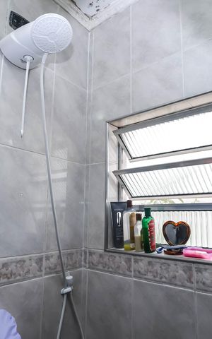 Casa para alugar com 200m², 3 quartos e 2 vagasBanheiro 1