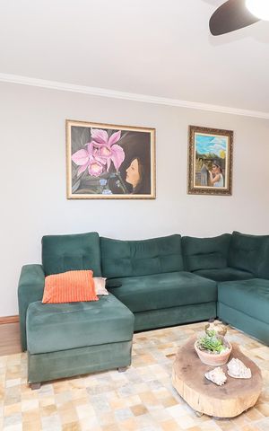 Casa à venda com 300m², 4 quartos e 7 vagas Casa à venda com 300m², 4 quartos e 7 vagasSala
