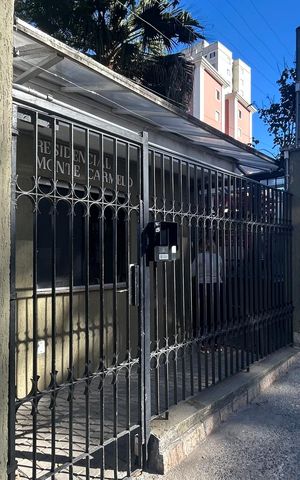 Casa de condomínio à venda com 100m², 3 quartos e 5 vagasFachada