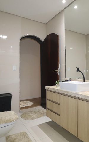 Casa para alugar com 293m², 3 quartos e 10 vagasBanheiro Quarto 1 suíte
