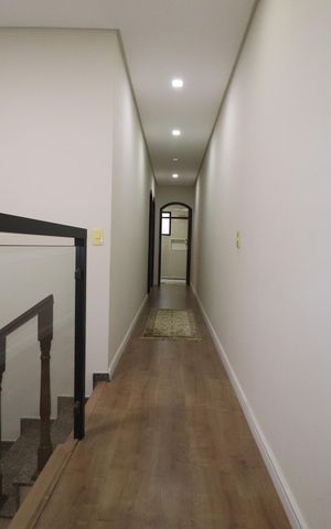 Casa para alugar com 293m², 3 quartos e 10 vagasCorredor Quartos