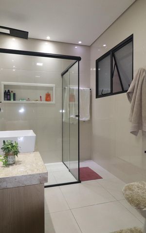 Casa para alugar com 293m², 3 quartos e 10 vagasBanheiro Quarto 1 suíte