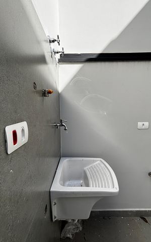 Casa à venda com 126m², 3 quartos e 2 vagas Casa à venda com 126m², 3 quartos e 2 vagasÁrea de Serviço