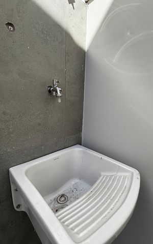 Casa à venda com 126m², 3 quartos e 2 vagas Casa à venda com 126m², 3 quartos e 2 vagasÁrea de Serviço