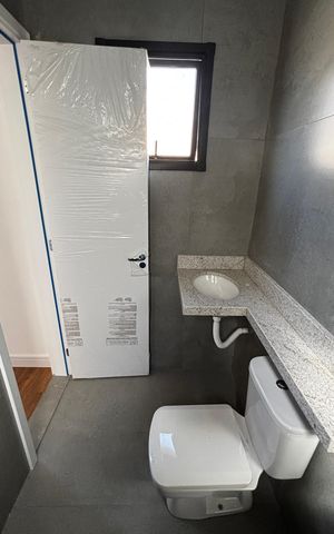 Casa à venda com 126m², 3 quartos e 2 vagas Casa à venda com 126m², 3 quartos e 2 vagasBanheiro da Suíte 1
