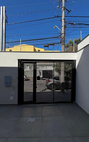 Casa à venda com 126m², 3 quartos e 2 vagas Casa à venda com 126m², 3 quartos e 2 vagasGaragem