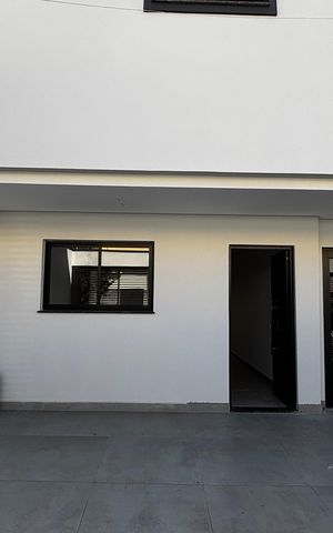 Casa à venda com 126m², 3 quartos e 2 vagas Casa à venda com 126m², 3 quartos e 2 vagasGaragem