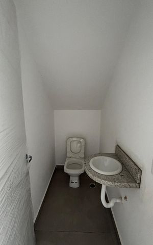 Casa à venda com 126m², 3 quartos e 2 vagas Casa à venda com 126m², 3 quartos e 2 vagasLavabo