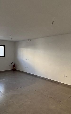 Casa à venda com 126m², 3 quartos e 2 vagas Casa à venda com 126m², 3 quartos e 2 vagasSala
