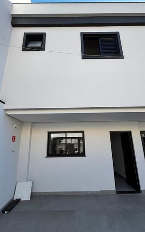 Casa à venda com 126m², 3 quartos e 2 vagas Casa à venda com 126m², 3 quartos e 2 vagasGaragem