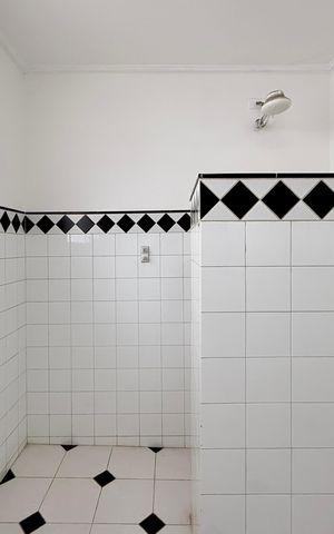 Casa para alugar com 176m², 4 quartos e 2 vagas Casa para alugar com 176m², 4 quartos e 2 vagasBanheiro Social 2