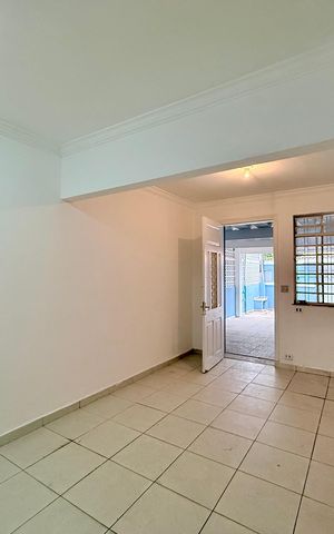 Casa para alugar com 176m², 4 quartos e 2 vagas Casa para alugar com 176m², 4 quartos e 2 vagasSala