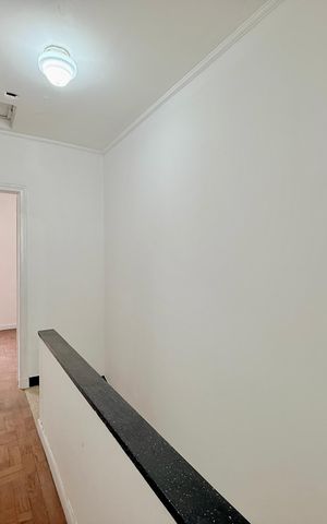 Casa para alugar com 176m², 4 quartos e 2 vagas Casa para alugar com 176m², 4 quartos e 2 vagasCorredor Quartos