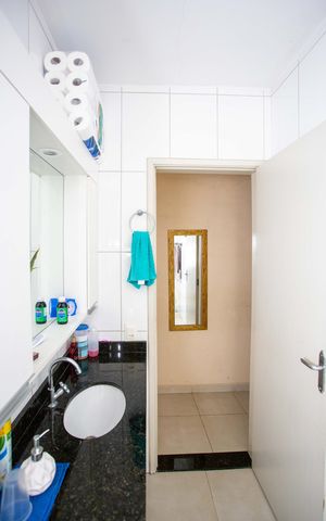 Casa à venda com 208m², 2 quartos e 2 vagasBanheiro