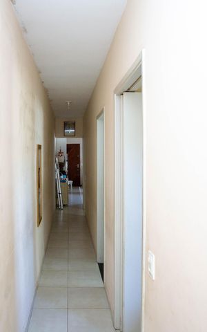 Casa à venda com 208m², 2 quartos e 2 vagasCorredor