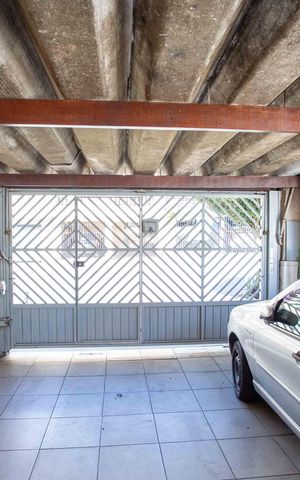 Casa à venda com 208m², 2 quartos e 2 vagasGaragem