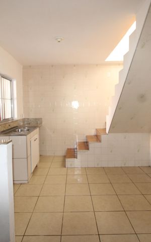 Casa à venda com 160m², 4 quartos e 3 vagasSala 2