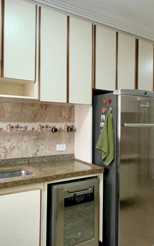 Apartamento para alugar com 210m², 4 quartos e 2 vagas Apartamento para alugar com 210m², 4 quartos e 2 vagasCozinha