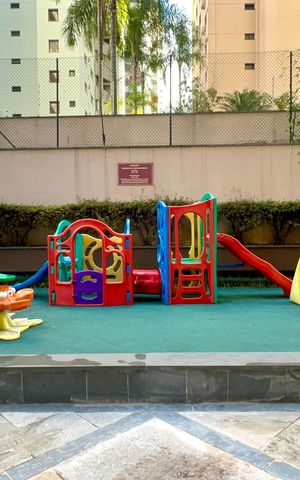 Apartamento para alugar com 210m², 4 quartos e 2 vagas Apartamento para alugar com 210m², 4 quartos e 2 vagasPlayground