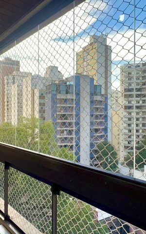 Apartamento para alugar com 210m², 4 quartos e 2 vagas Apartamento para alugar com 210m², 4 quartos e 2 vagasVaranda