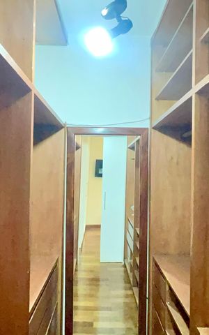 Apartamento para alugar com 210m², 4 quartos e 2 vagas Apartamento para alugar com 210m², 4 quartos e 2 vagasCloset da suíte 4