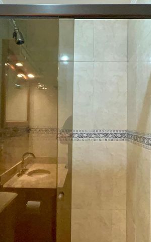 Apartamento para alugar com 210m², 4 quartos e 2 vagas Apartamento para alugar com 210m², 4 quartos e 2 vagasBanheiro da Suíte 1