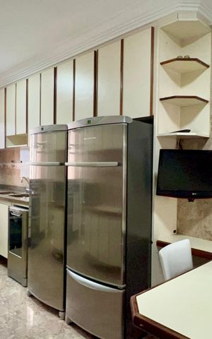 Apartamento para alugar com 210m², 4 quartos e 2 vagas Apartamento para alugar com 210m², 4 quartos e 2 vagasCozinha