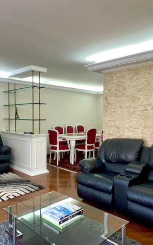 Apartamento para alugar com 210m², 4 quartos e 2 vagas Apartamento para alugar com 210m², 4 quartos e 2 vagasSala