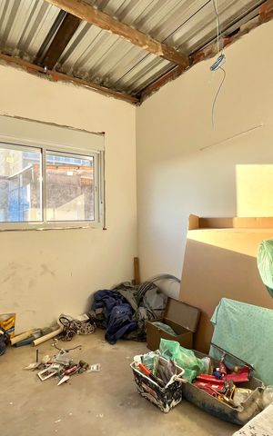 Casa à venda com 250m², 2 quartos e 2 vagasEdícula 